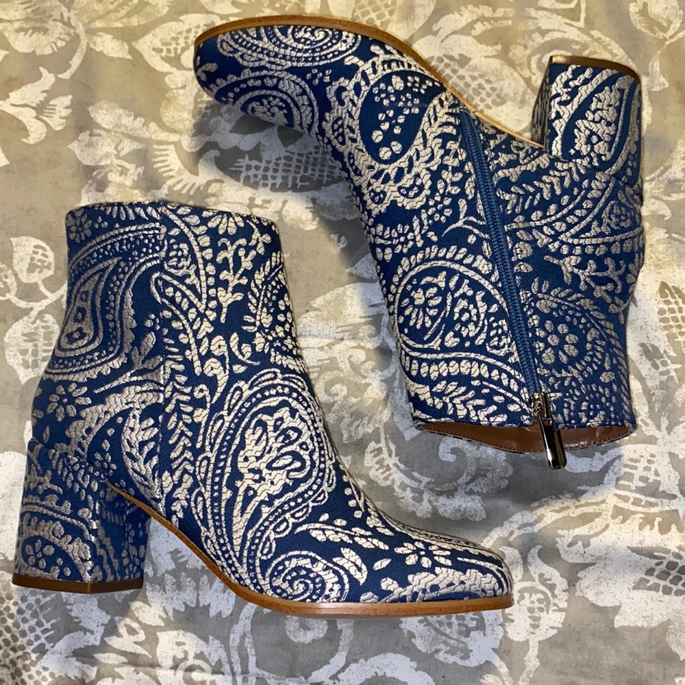 Indigo rd. Fabric Paisley Ankle Booties